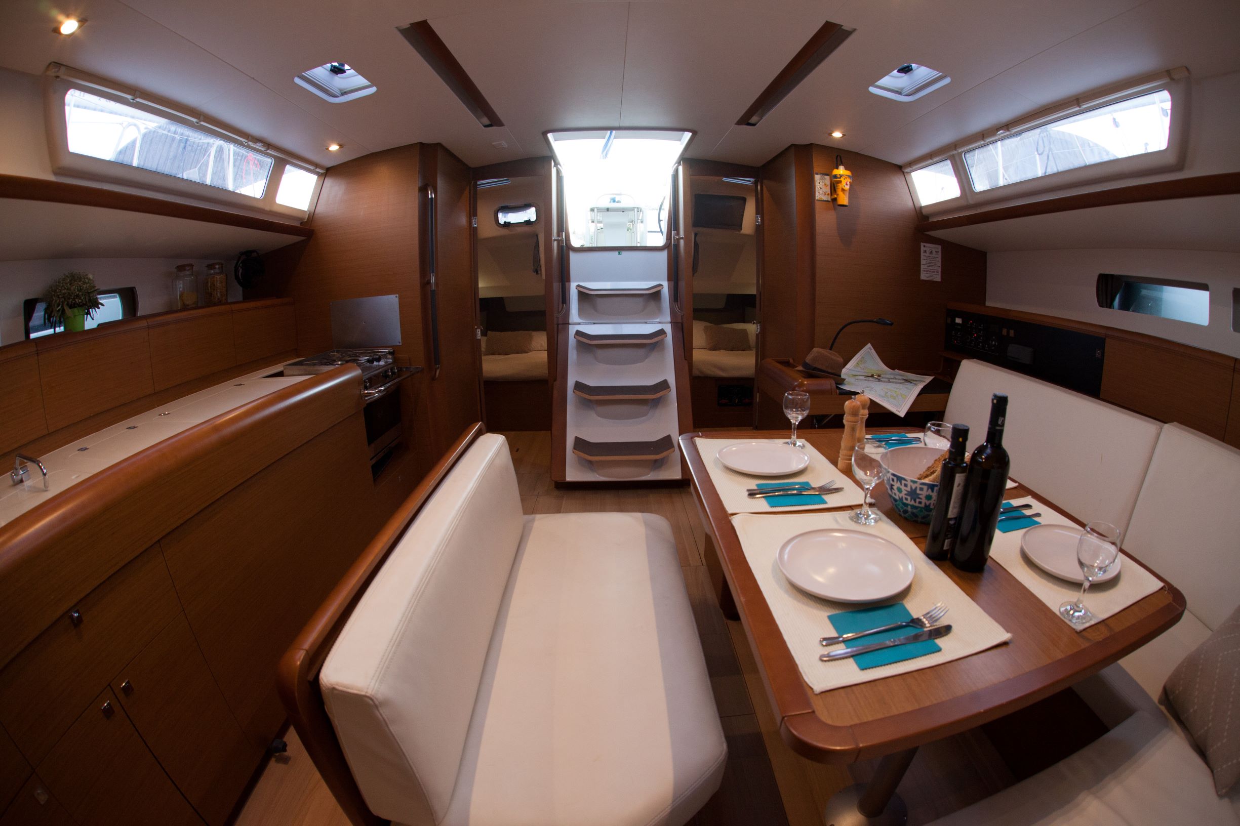 Horizontas Jeanneau Sun Odyssey 479 interior 13 small