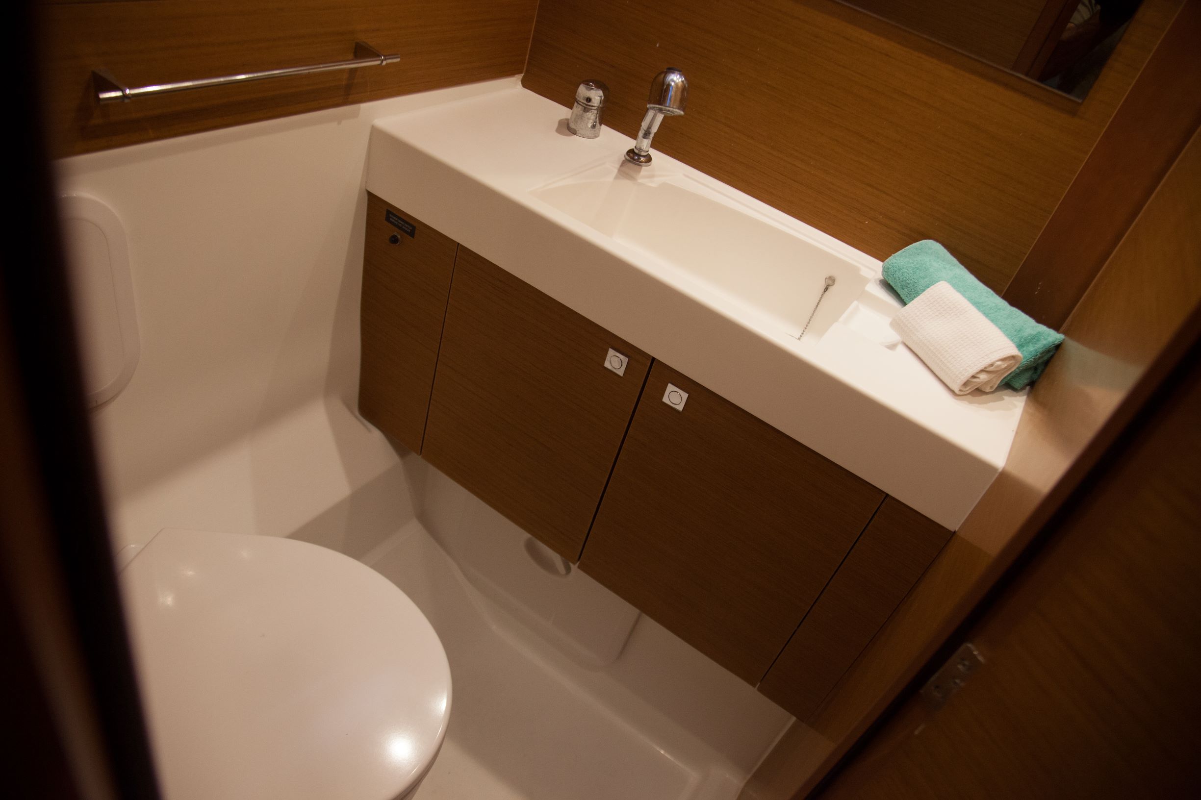 Horizontas Jeanneau Sun Odyssey 479 interior 15 small