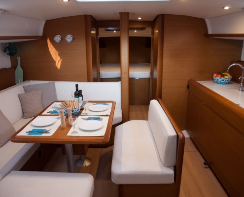 Horizontas Jeanneau Sun Odyssey 479 interior 3 small