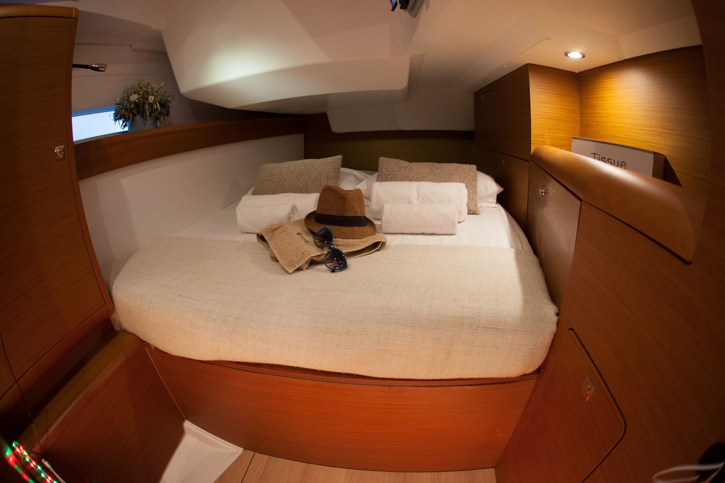 Horizontas Jeanneau Sun Odyssey 479 interior 6 small