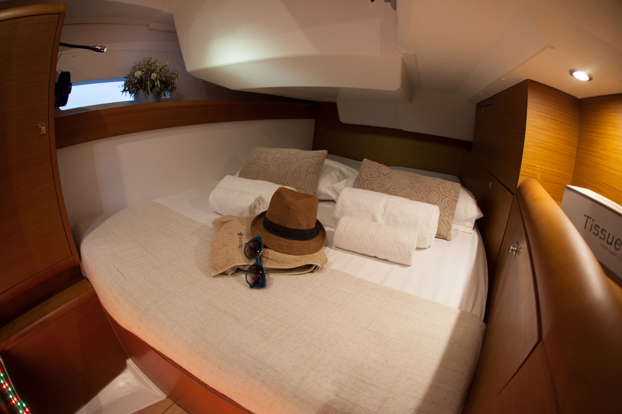 Horizontas Jeanneau Sun Odyssey 479 interior 7 small