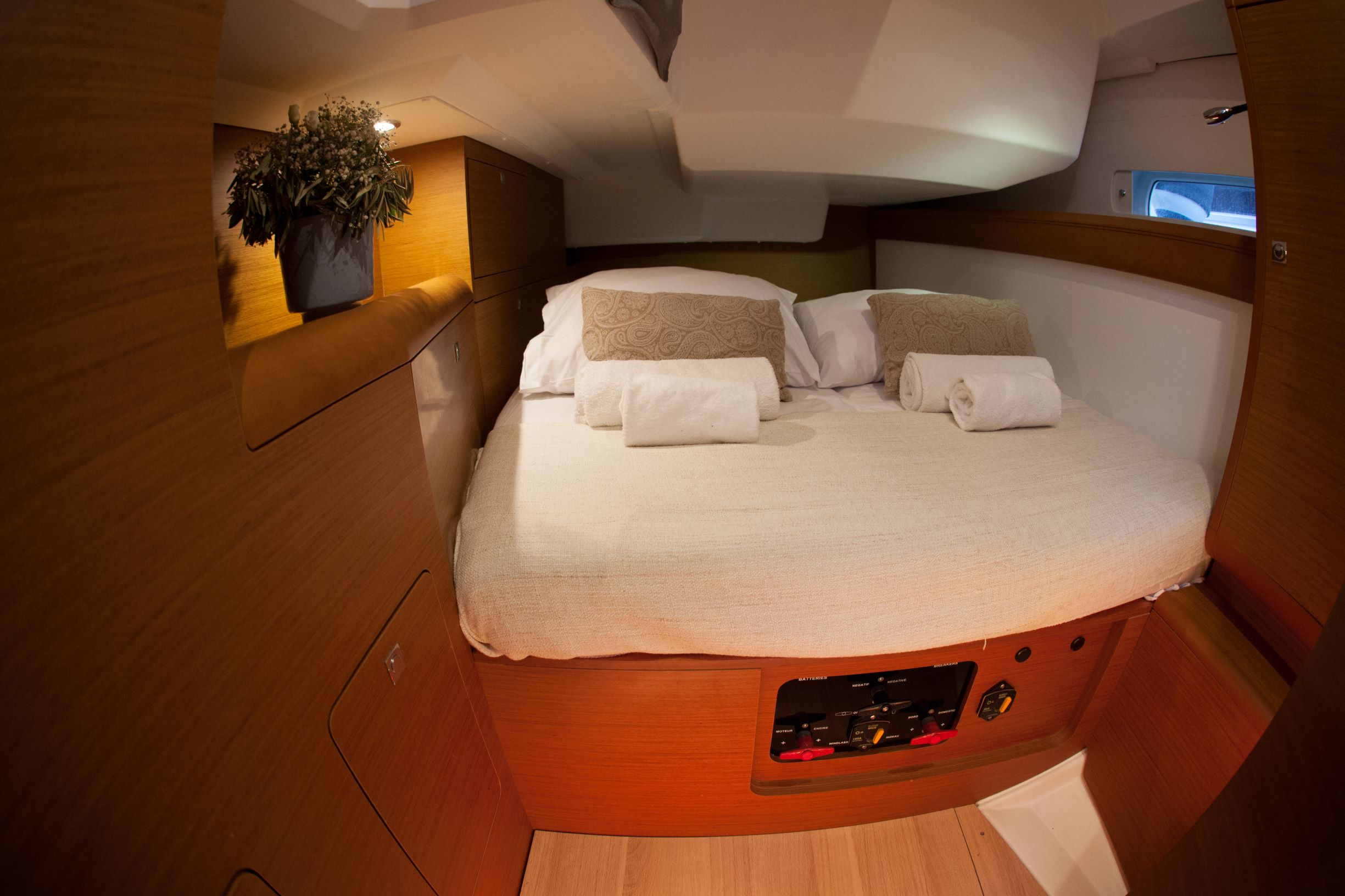 Horizontas Jeanneau Sun Odyssey 479 interior 8 small